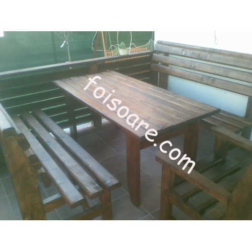 Masa si bancute din lemn pentru terasa